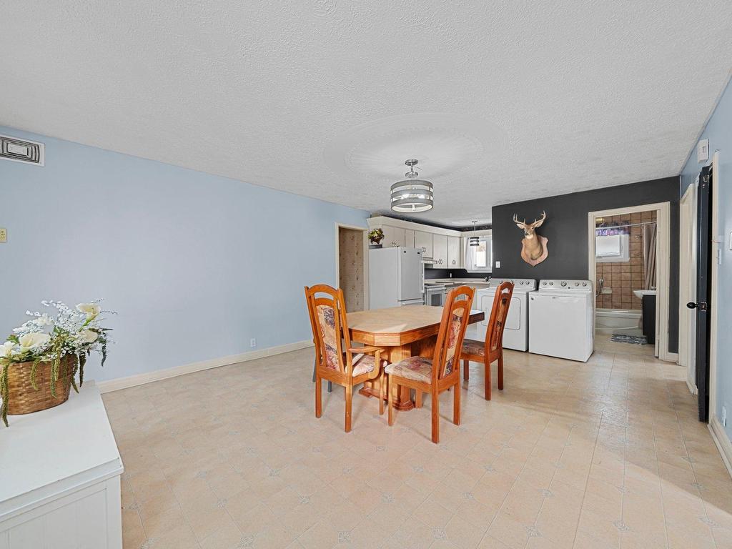 









145


Boul. Coakley

,
Val-des-Sources,




QC
J1T1A4


