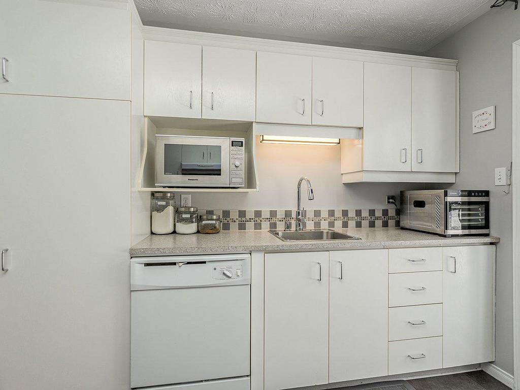 









915


Rue Jovette-Bernier

, 102,
Sherbrooke (Les Nations),




QC
J1J4M1

