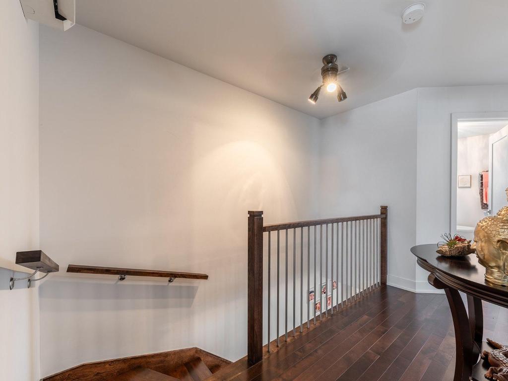 









221


Rue du Grenadier

,
Saint-Constant,




QC
J5A0L1

