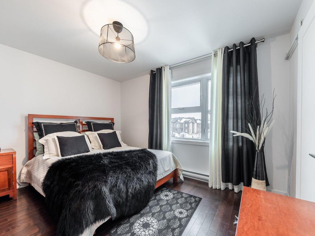 









221


Rue du Grenadier

,
Saint-Constant,




QC
J5A0L1


