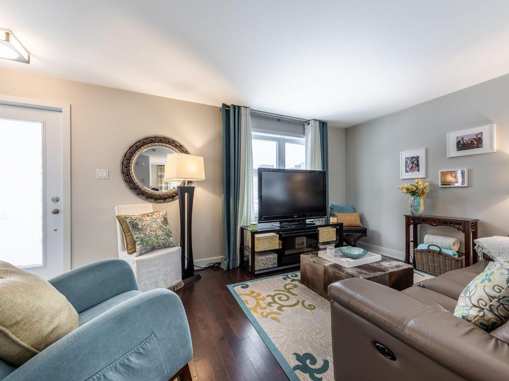 









221


Rue du Grenadier

,
Saint-Constant,




QC
J5A0L1

