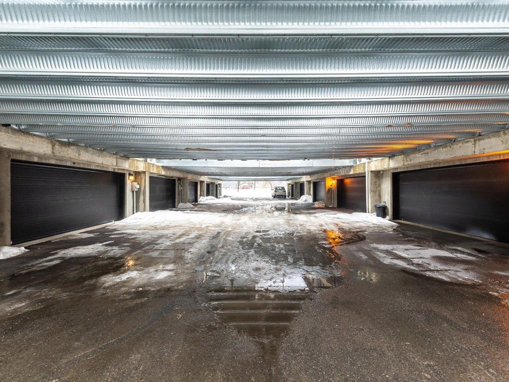 









221


Rue du Grenadier

,
Saint-Constant,




QC
J5A0L1

