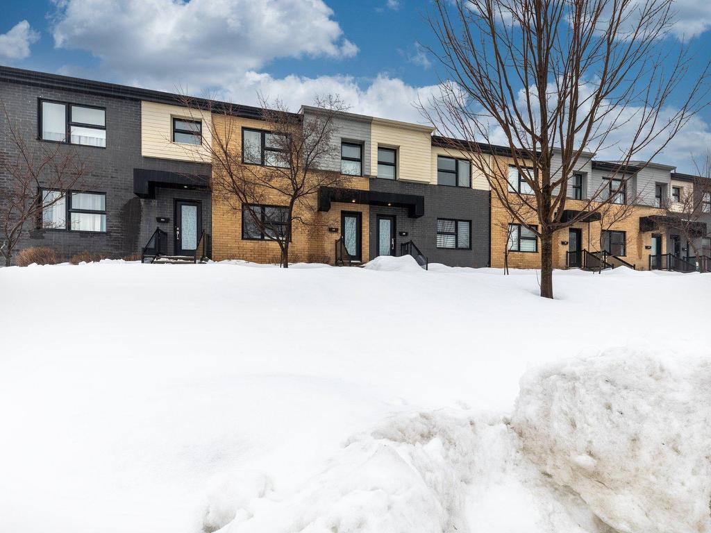 









221


Rue du Grenadier

,
Saint-Constant,




QC
J5A0L1

