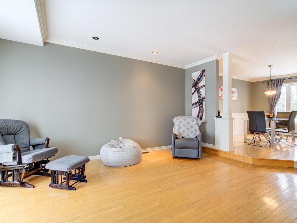









1023


Rue Molière

,
Repentigny (Repentigny),




QC
J5Y3Y8

