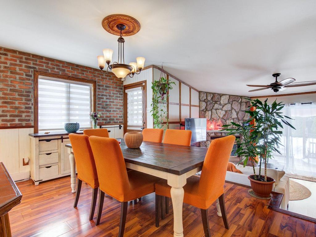 









584


Rue Marie-Goupil

,
Lachenaie (Terrebonne),




QC
J6V1K2

