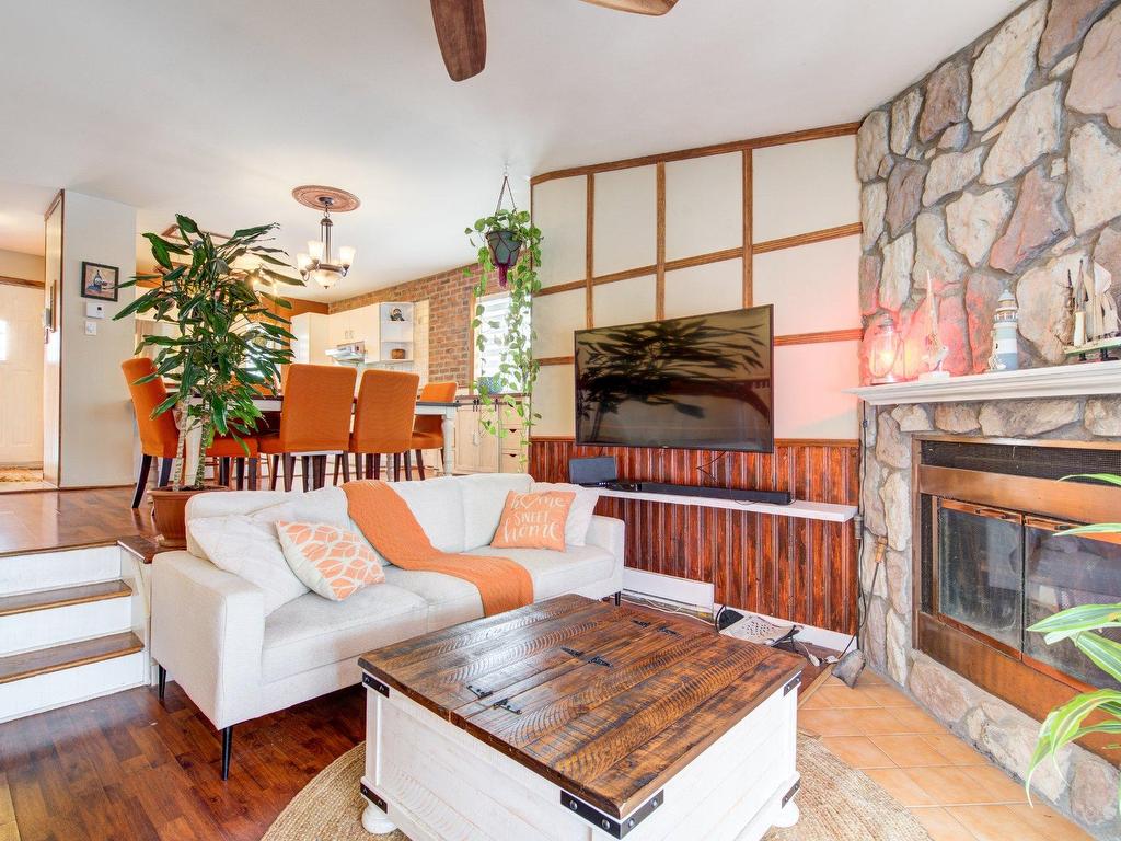 









584


Rue Marie-Goupil

,
Lachenaie (Terrebonne),




QC
J6V1K2

