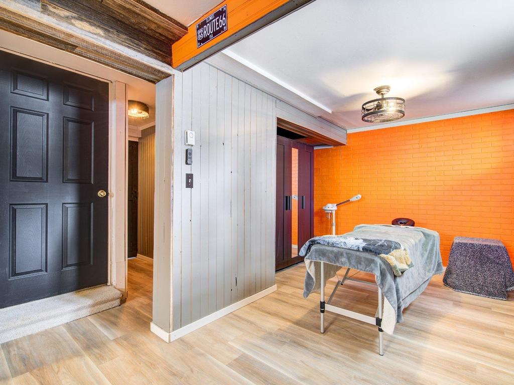 









584


Rue Marie-Goupil

,
Lachenaie (Terrebonne),




QC
J6V1K2

