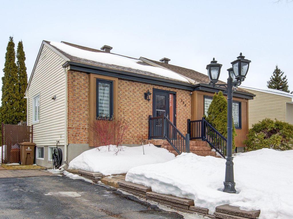 









584


Rue Marie-Goupil

,
Lachenaie (Terrebonne),




QC
J6V1K2

