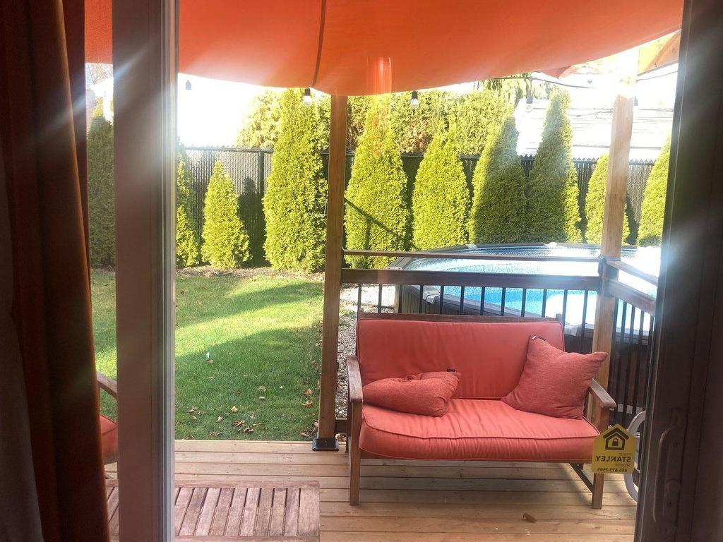 









584


Rue Marie-Goupil

,
Lachenaie (Terrebonne),




QC
J6V1K2


