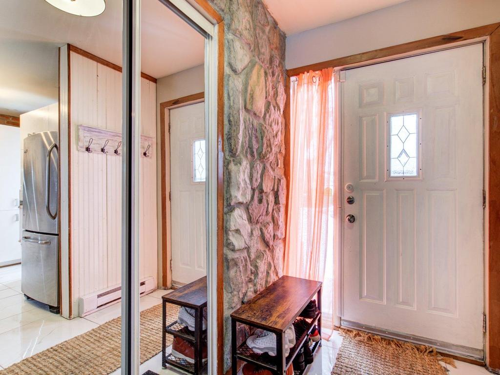 









584


Rue Marie-Goupil

,
Lachenaie (Terrebonne),




QC
J6V1K2

