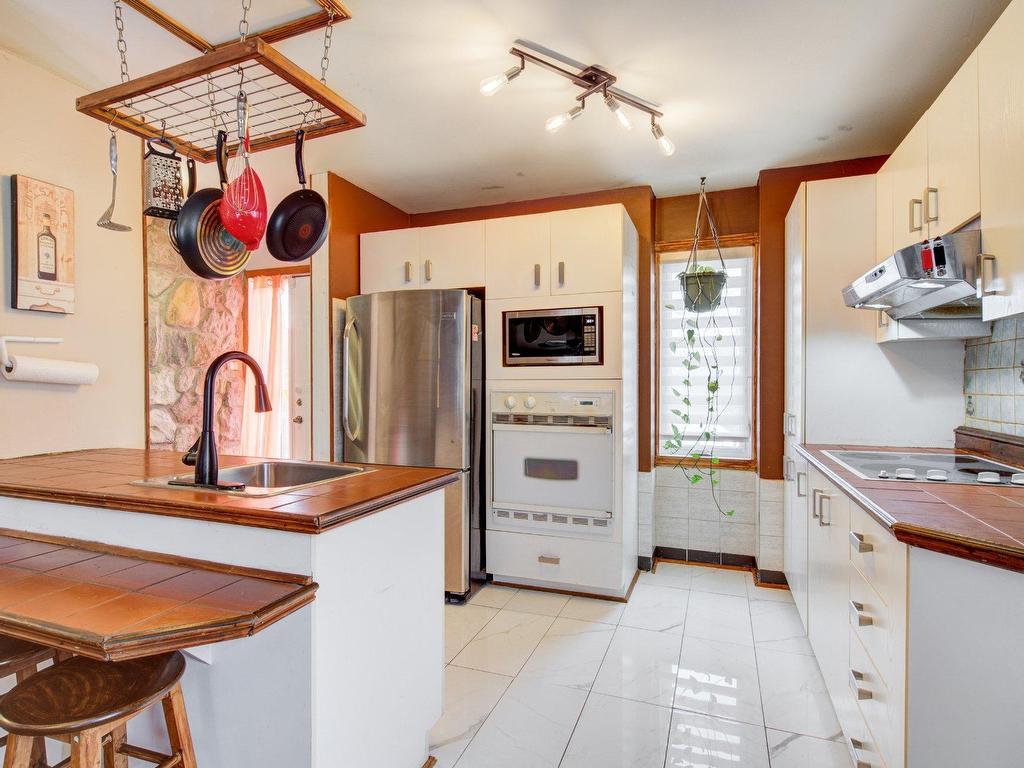 









584


Rue Marie-Goupil

,
Lachenaie (Terrebonne),




QC
J6V1K2


