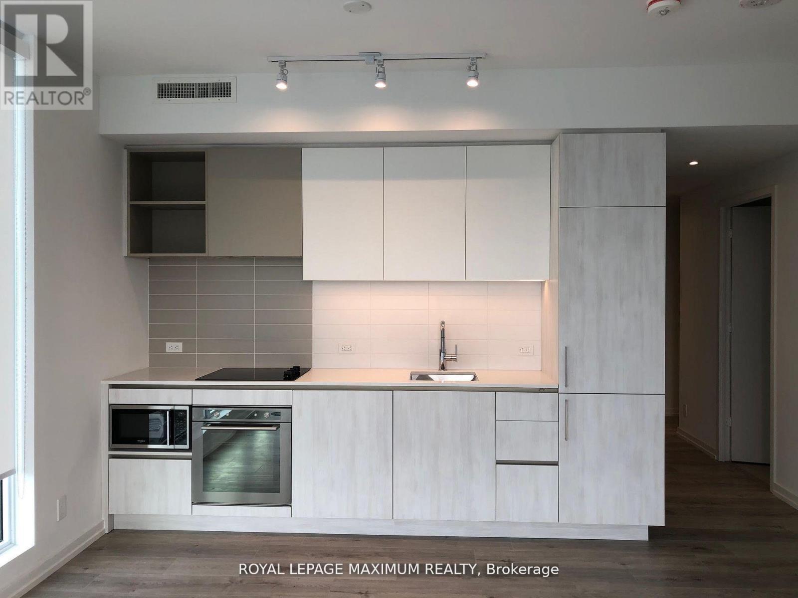 












4102 - 7890 JANE STREET

,
Vaughan,




Ontario
L4K0K9

