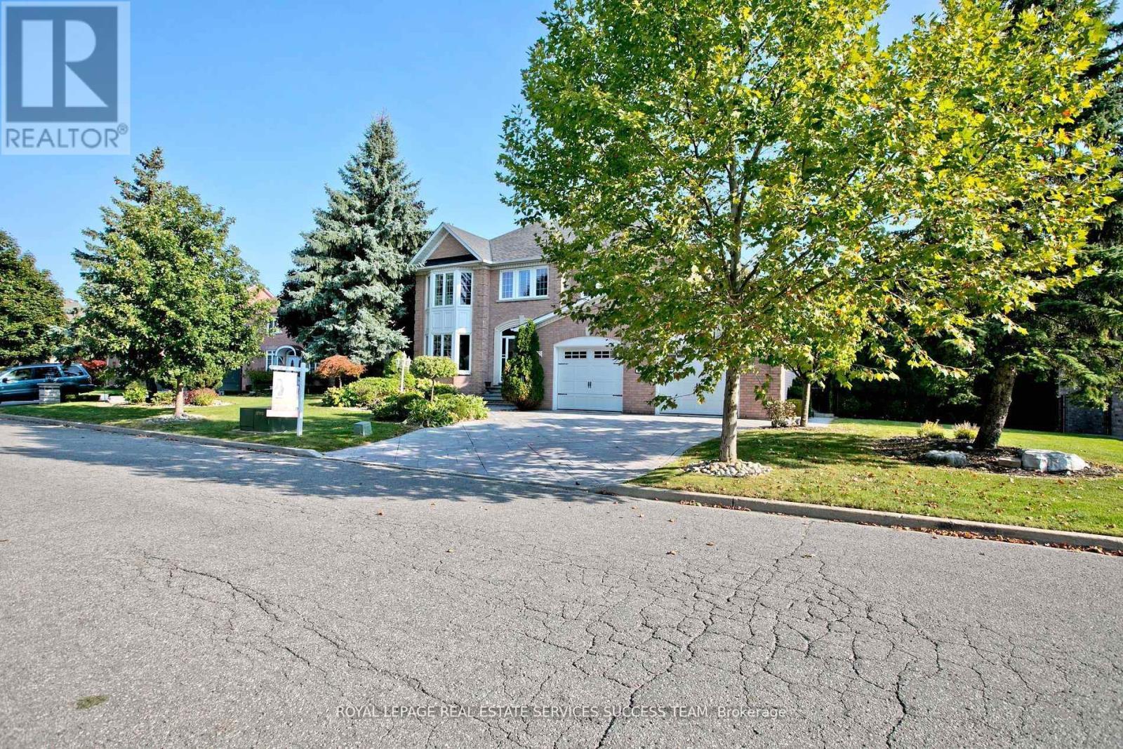 












37 HEATHERWOOD CRESCENT

,
Markham,




Ontario
L3R8W6

