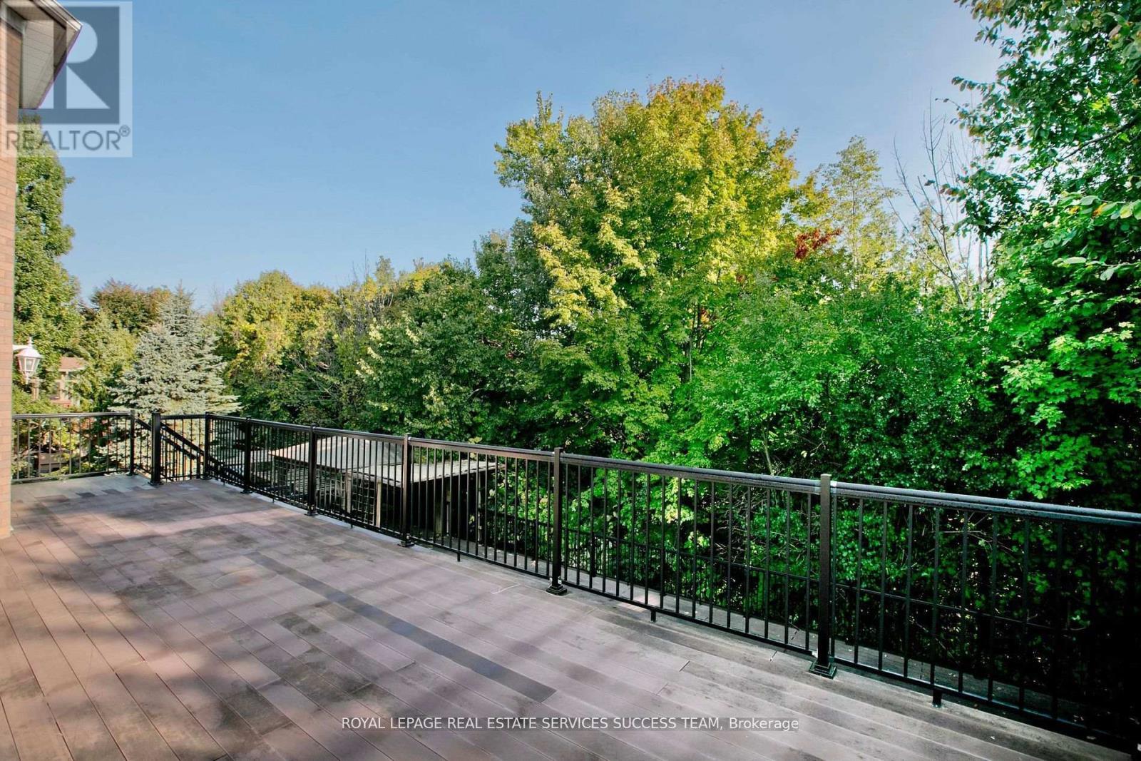 












37 HEATHERWOOD CRESCENT

,
Markham,




Ontario
L3R8W6

