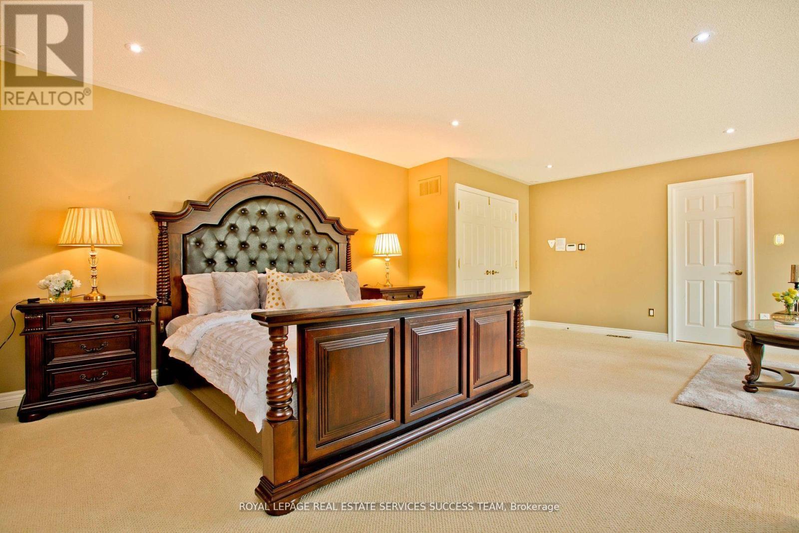 












37 HEATHERWOOD CRESCENT

,
Markham,




Ontario
L3R8W6


