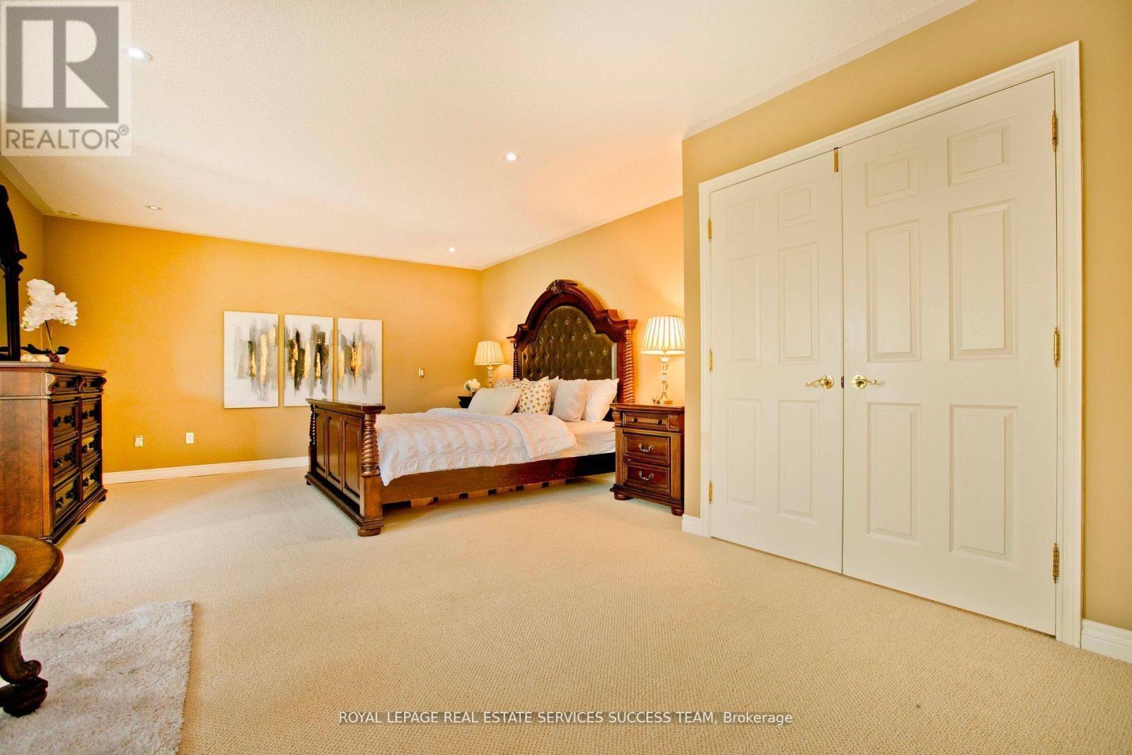 












37 HEATHERWOOD CRESCENT

,
Markham,




Ontario
L3R8W6

