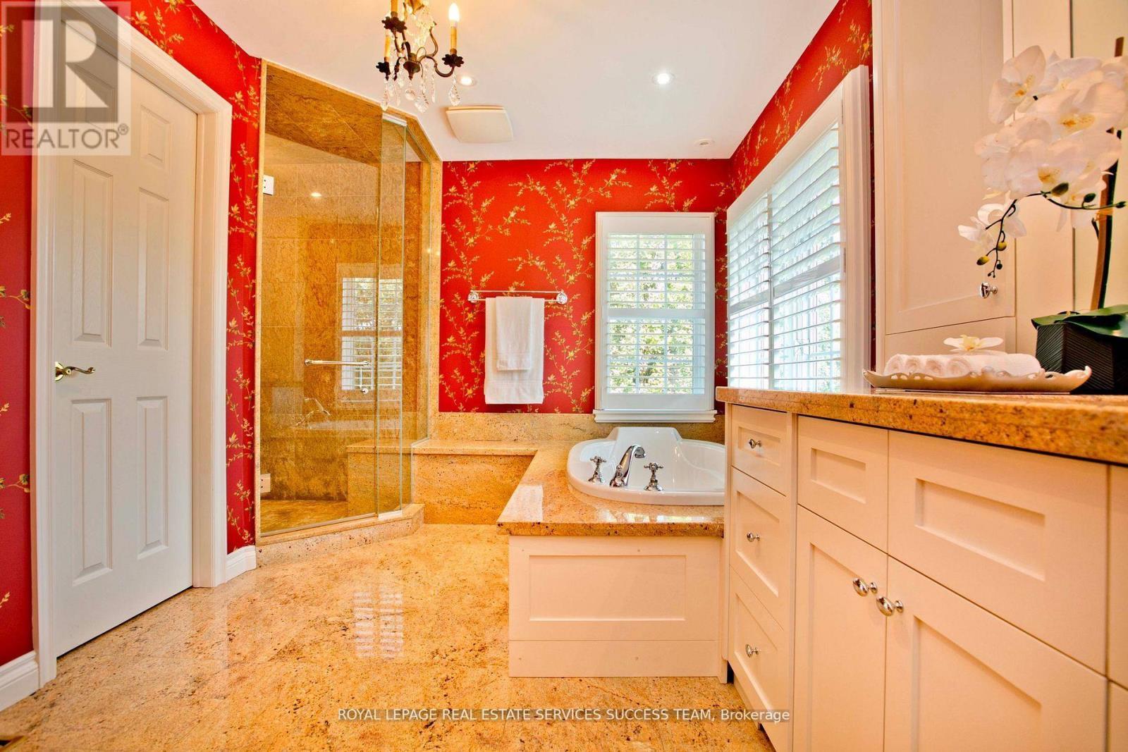 












37 HEATHERWOOD CRESCENT

,
Markham,




Ontario
L3R8W6

