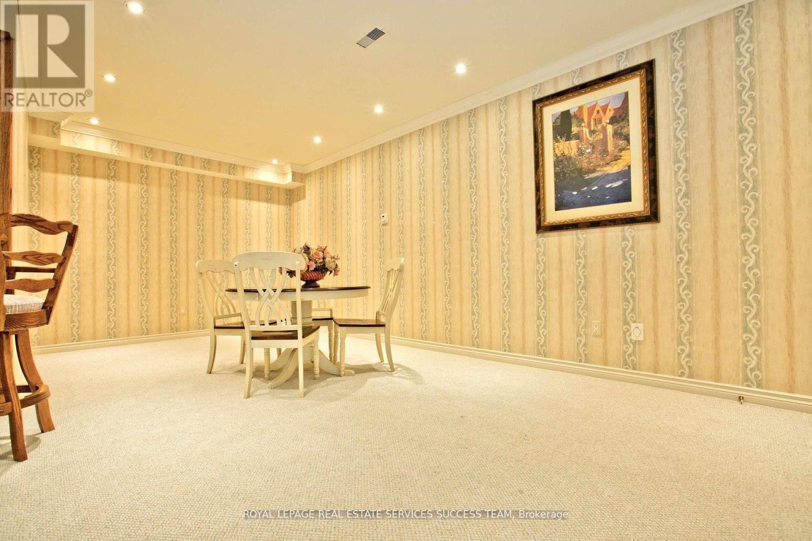 












37 HEATHERWOOD CRESCENT

,
Markham,




Ontario
L3R8W6

