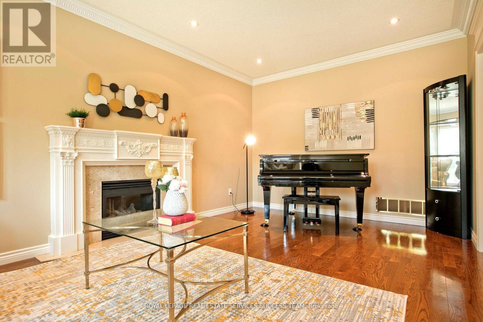 












37 HEATHERWOOD CRESCENT

,
Markham,




Ontario
L3R8W6

