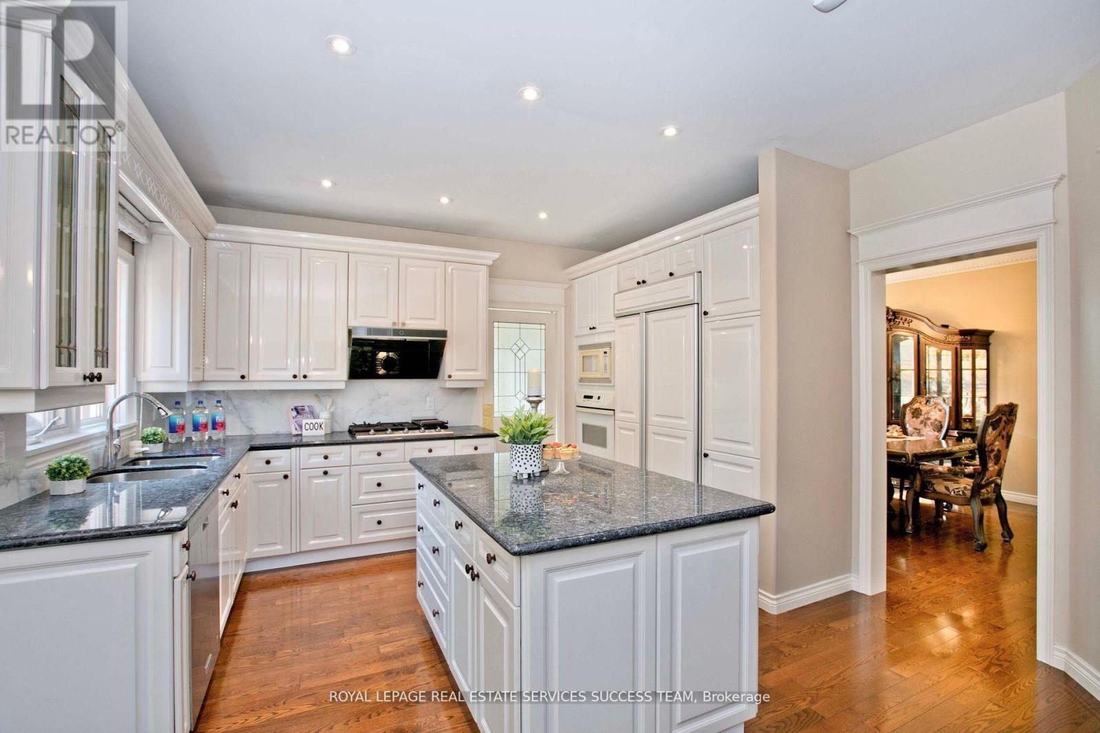 












37 HEATHERWOOD CRESCENT

,
Markham,




Ontario
L3R8W6

