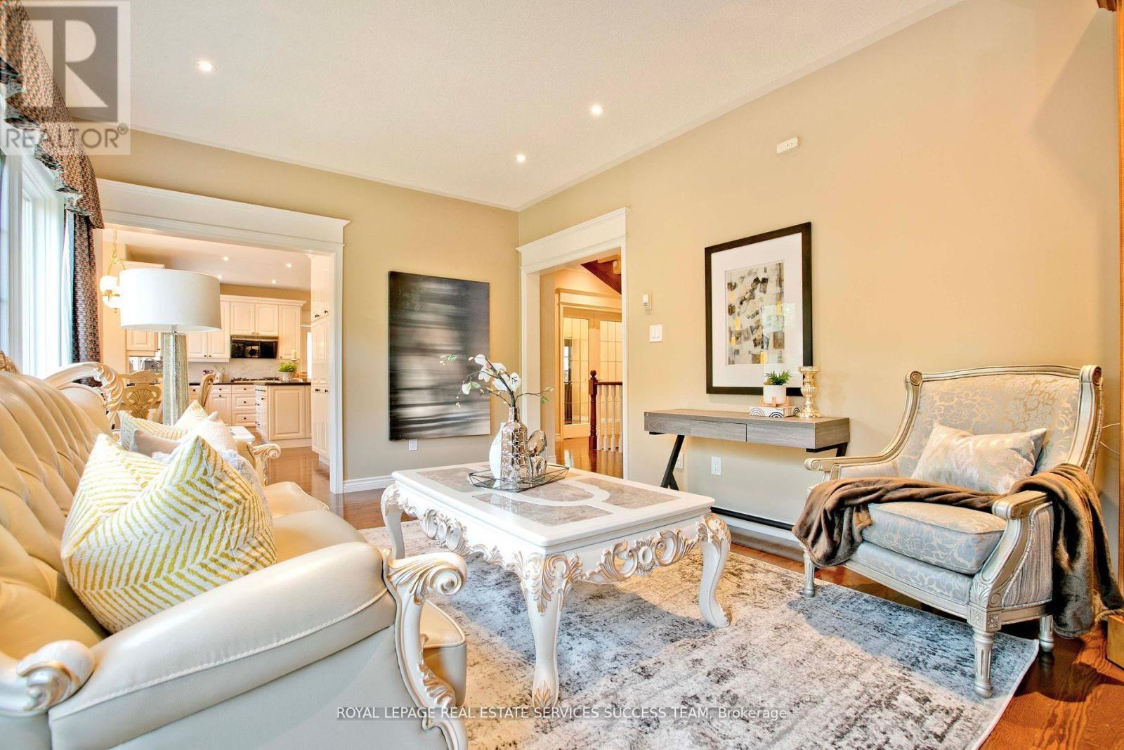 












37 HEATHERWOOD CRESCENT

,
Markham,




Ontario
L3R8W6

