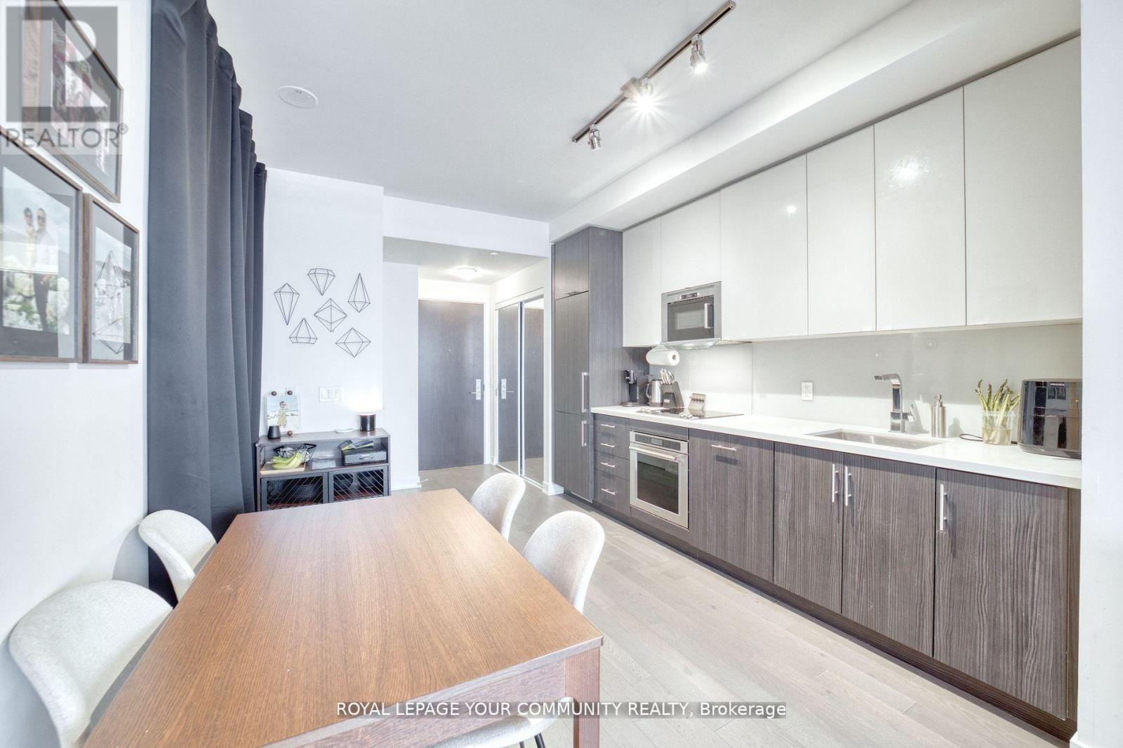 












1711 - 330 RICHMOND STREET W

,
Toronto,




Ontario
M5V1X2

