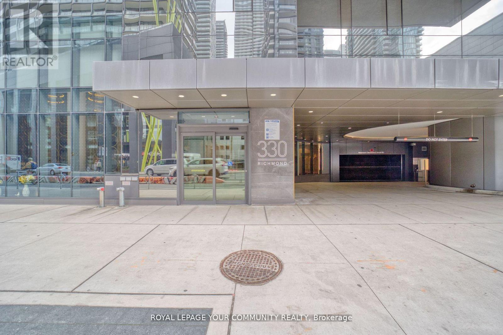












1711 - 330 RICHMOND STREET W

,
Toronto,




Ontario
M5V1X2

