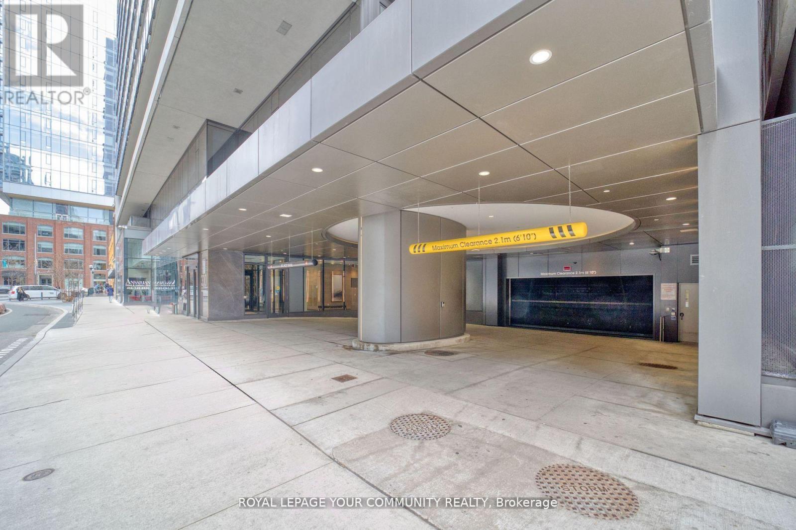 












1711 - 330 RICHMOND STREET W

,
Toronto,




Ontario
M5V1X2

