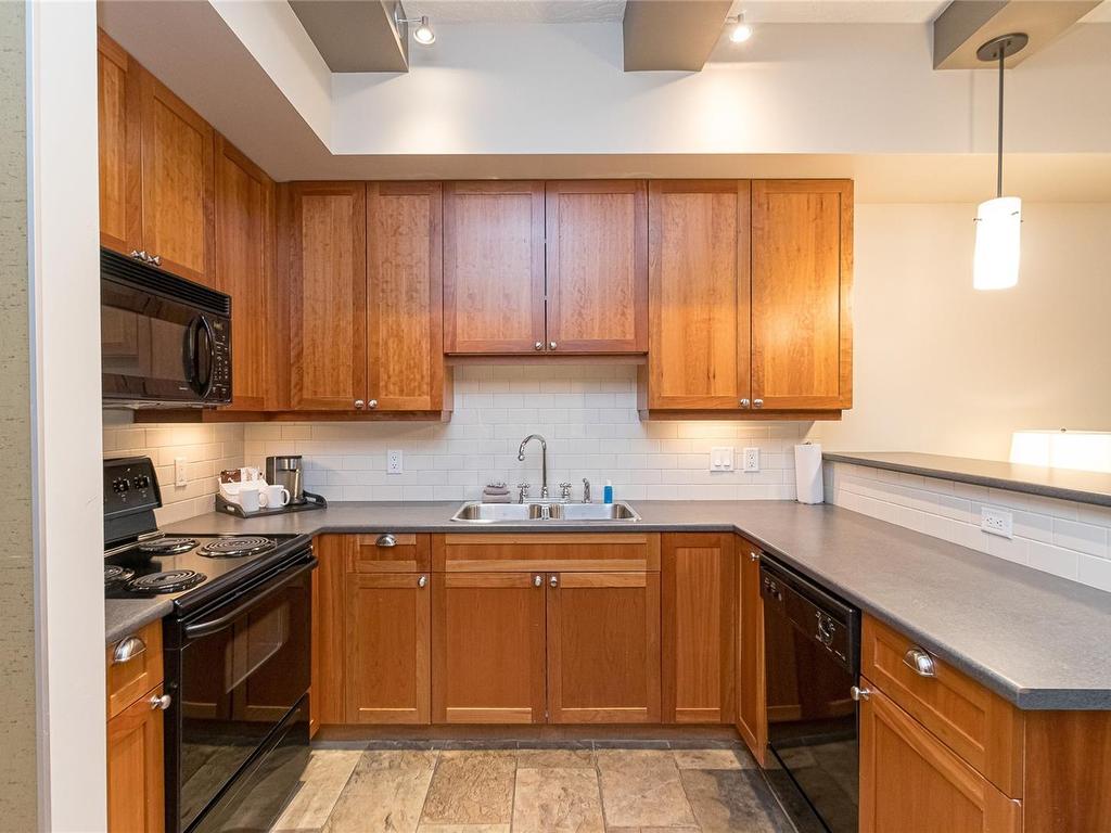 









1376


Lynburne

Pl, 113/115 D,
Langford,




BC
V9B 6S1

