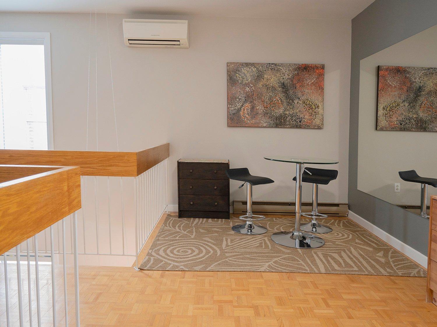 









10681


Av. Larose

,
Montréal (Ahuntsic-Cartierville),




QC
H2B3C4

