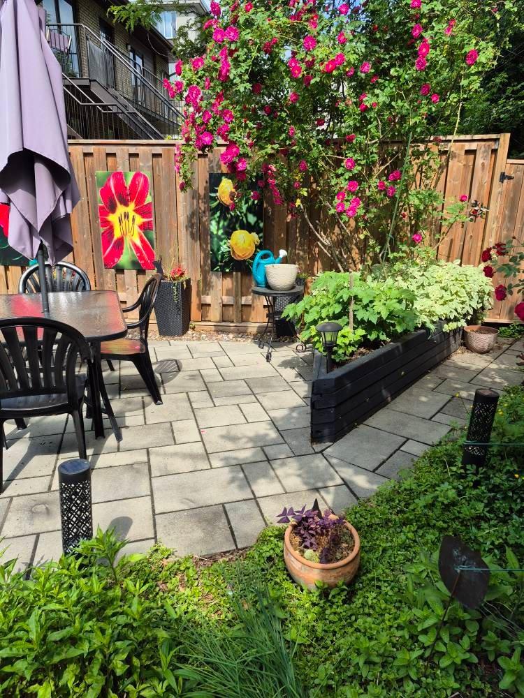 









10681


Av. Larose

,
Montréal (Ahuntsic-Cartierville),




QC
H2B3C4

