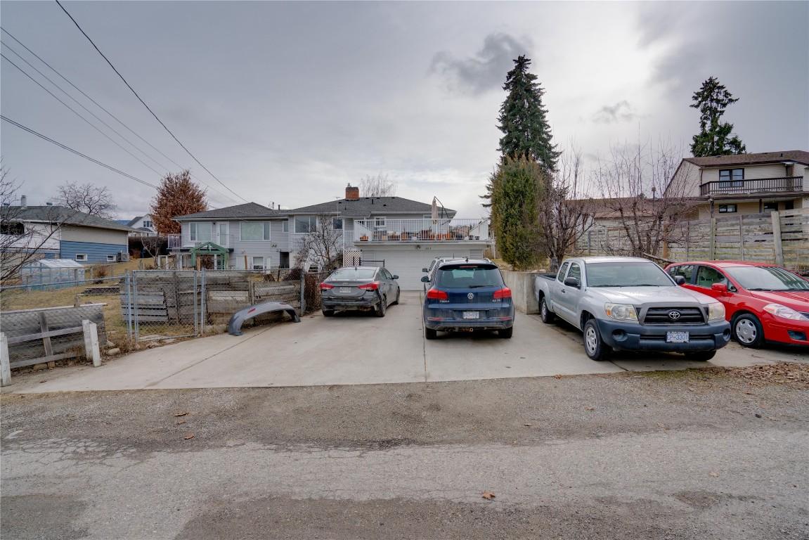 









3411


18

Avenue, A&B,
Vernon,




BC
V1T 1E2

