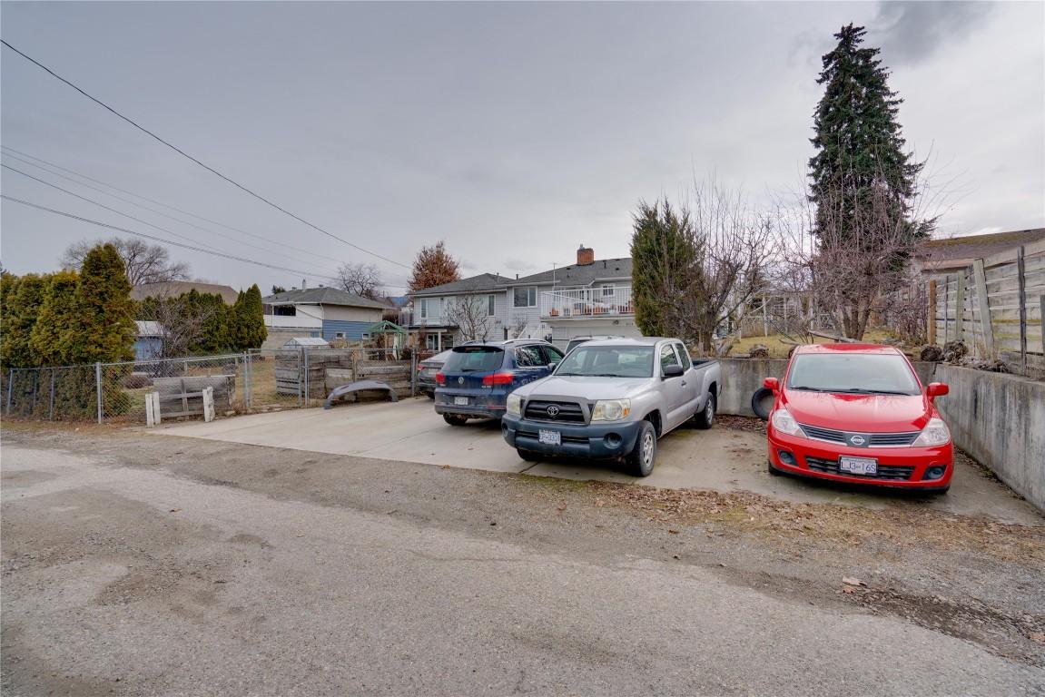 









3411


18

Avenue, A&B,
Vernon,




BC
V1T 1E2

