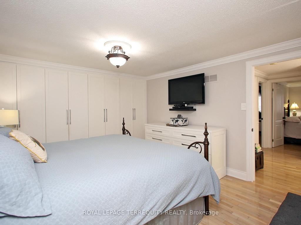 









40


Large

Crescent,
Ajax,




ON
L1T 2S9

