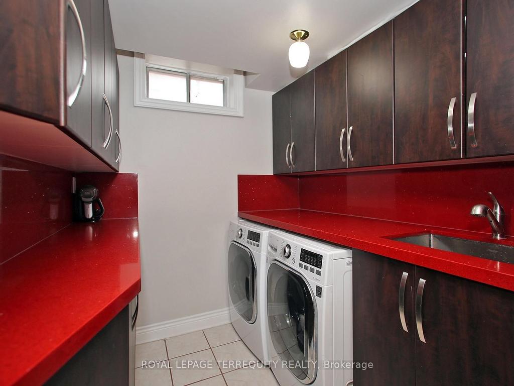 









40


Large

Crescent,
Ajax,




ON
L1T 2S9

