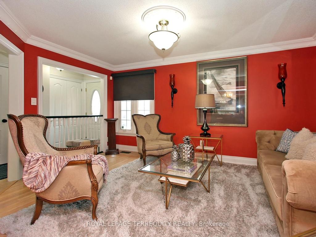 









40


Large

Crescent,
Ajax,




ON
L1T 2S9

