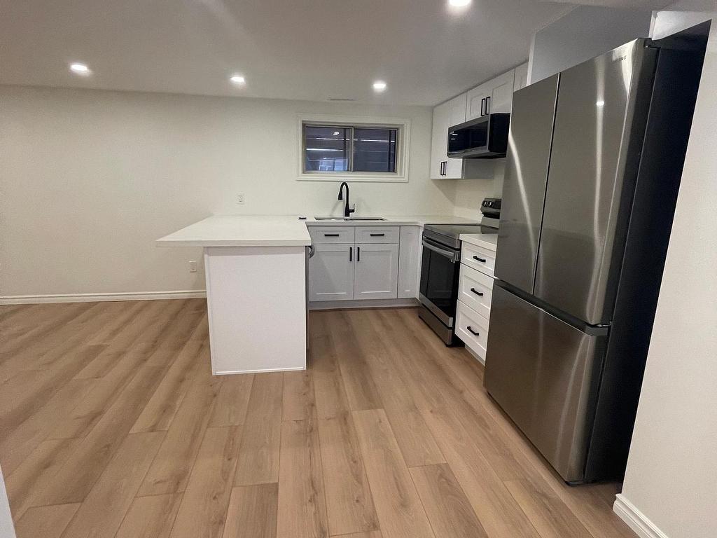 









954


Ninth

Street,
Mississauga,




ON
L5E 1S3


