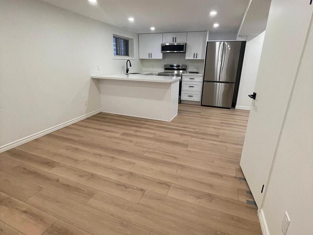 









954


Ninth

Street,
Mississauga,




ON
L5E 1S3

