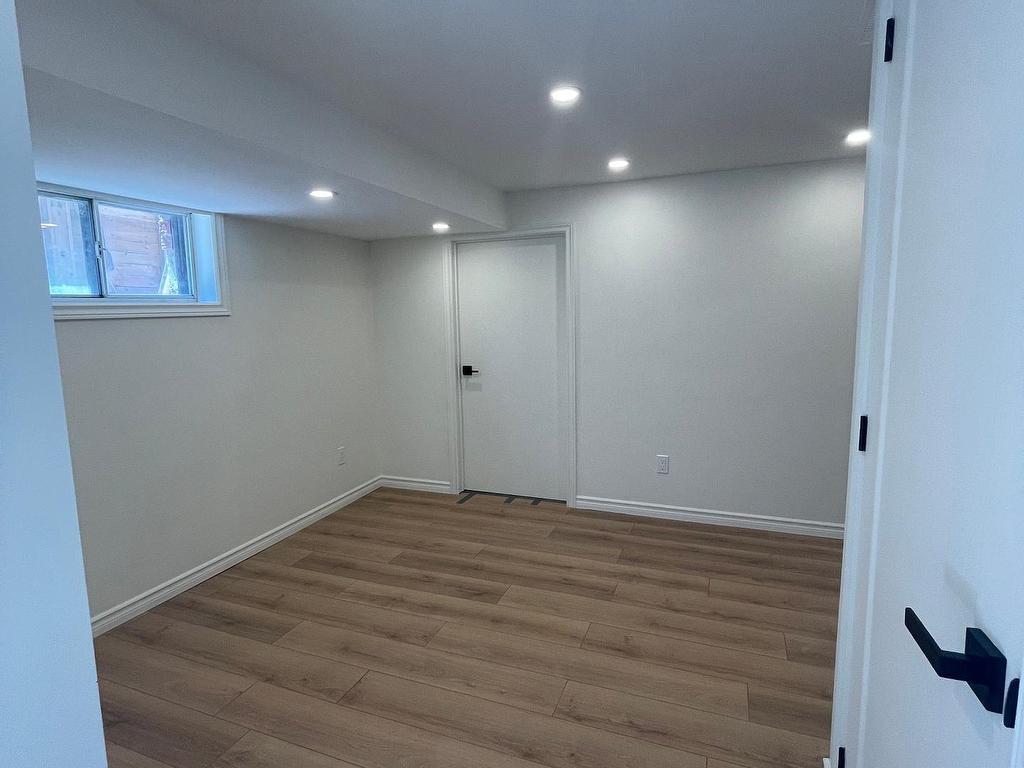









954


Ninth

Street,
Mississauga,




ON
L5E 1S3

