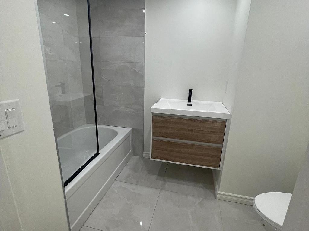 









954


Ninth

Street,
Mississauga,




ON
L5E 1S3


