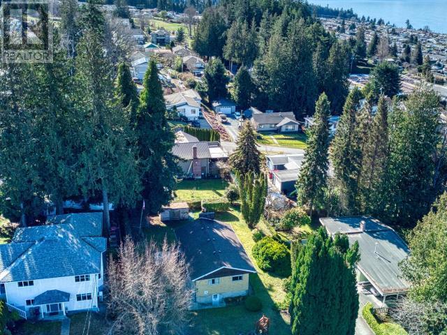 












7154 HAZELTON STREET

,
Powell River,




British Columbia
