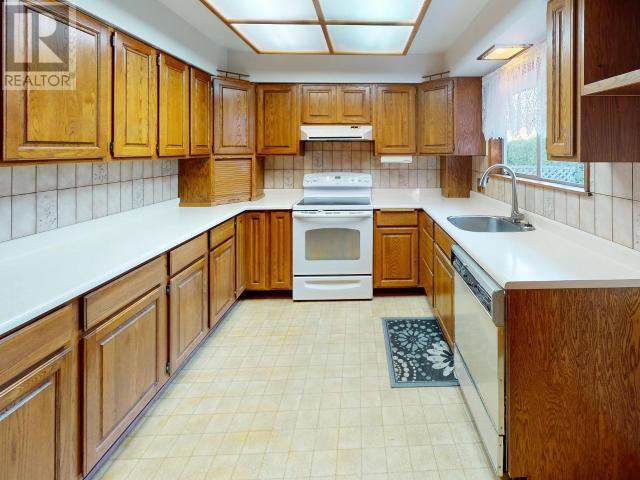 












7154 HAZELTON STREET

,
Powell River,




British Columbia
