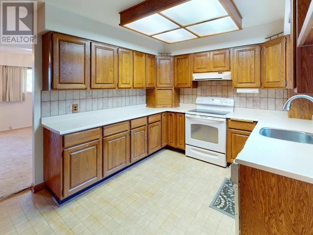 












7154 HAZELTON STREET

,
Powell River,




British Columbia
