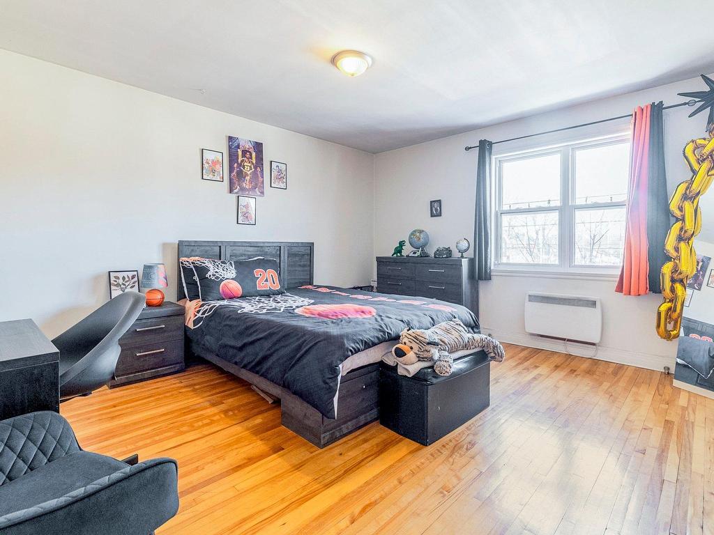 









5290

 - 5294


Av. MacMahon

,
Montréal (Côte-des-Neiges/Notre-Dame-de-Grâce),




QC
H4V2B7

