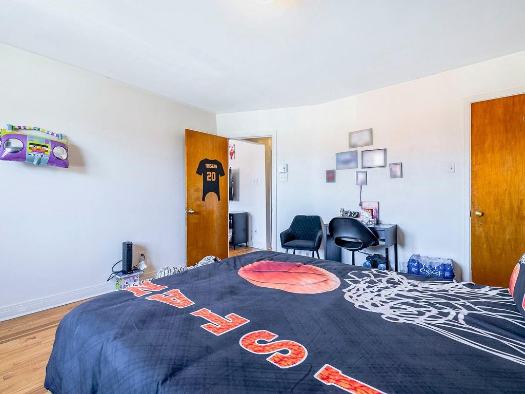 









5290

 - 5294


Av. MacMahon

,
Montréal (Côte-des-Neiges/Notre-Dame-de-Grâce),




QC
H4V2B7

