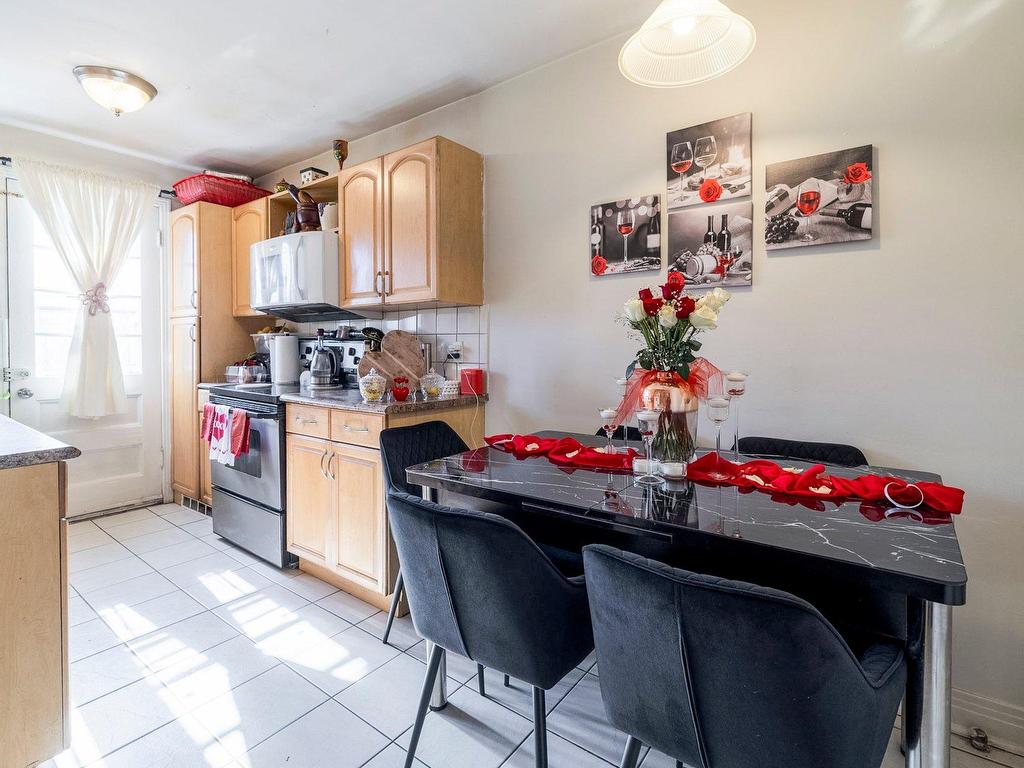 









5290

 - 5294


Av. MacMahon

,
Montréal (Côte-des-Neiges/Notre-Dame-de-Grâce),




QC
H4V2B7

