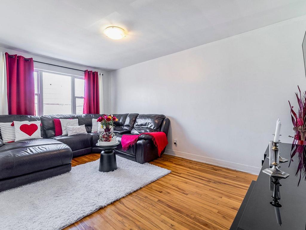 









5290

 - 5294


Av. MacMahon

,
Montréal (Côte-des-Neiges/Notre-Dame-de-Grâce),




QC
H4V2B7

