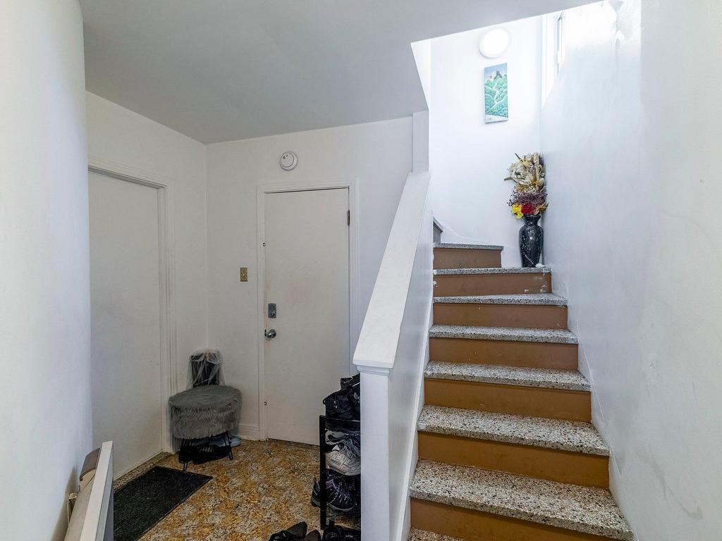 









5290

 - 5294


Av. MacMahon

,
Montréal (Côte-des-Neiges/Notre-Dame-de-Grâce),




QC
H4V2B7

