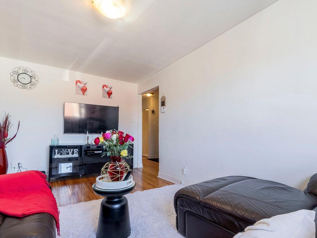 









5290

 - 5294


Av. MacMahon

,
Montréal (Côte-des-Neiges/Notre-Dame-de-Grâce),




QC
H4V2B7

