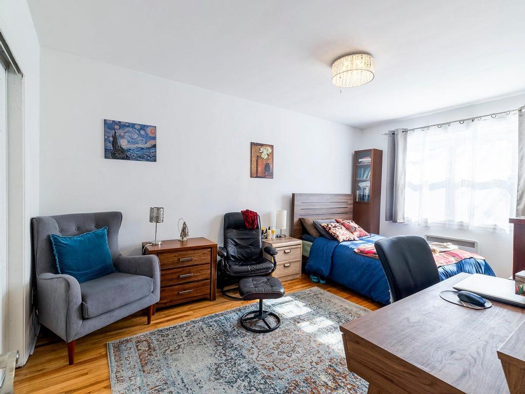 









5290

 - 5294


Av. MacMahon

,
Montréal (Côte-des-Neiges/Notre-Dame-de-Grâce),




QC
H4V2B7

